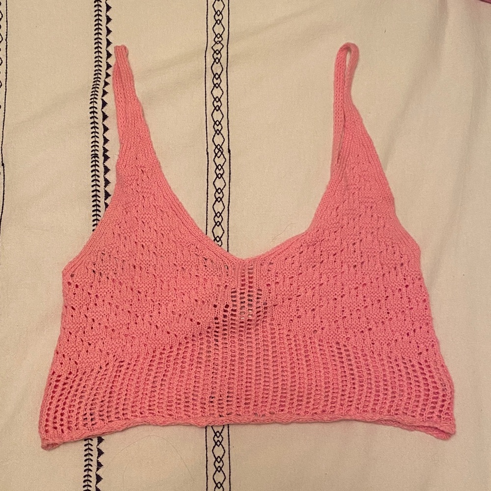Chic Pink Crochet Crop Top